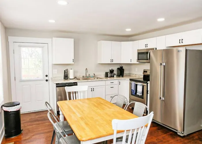 Sunny Hill Cottage With 4 Beds