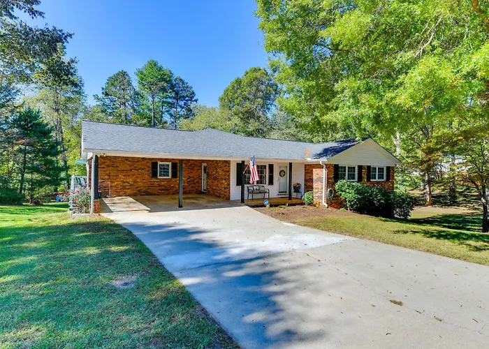 1 Mi To Dtwn: Home W/ Fire Pit & Deck In Hudson!